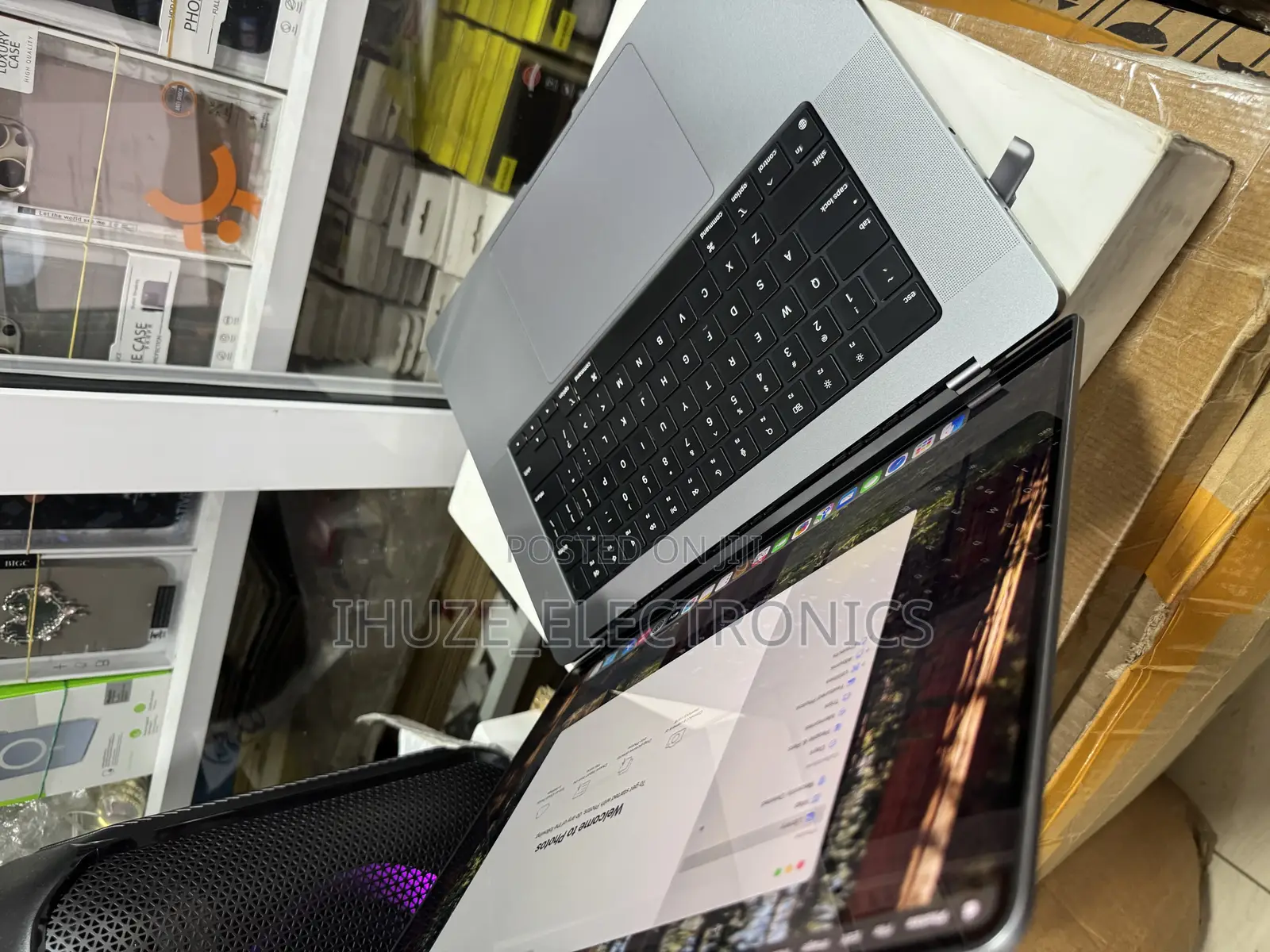 Laptop Apple MacBook Pro 2021 M1 16GB Apple M1 Pro SSD 512GB