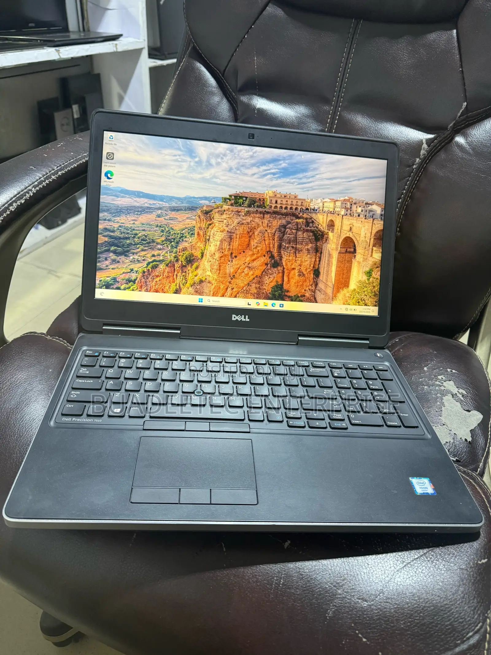 Laptop Dell Precision 7510 32GB Intel Xeon SSD 512GB