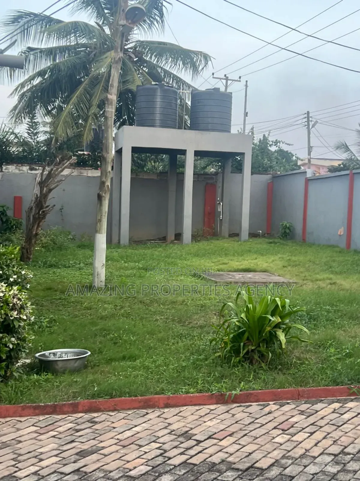 90x100 Land With 4 Bedrooms