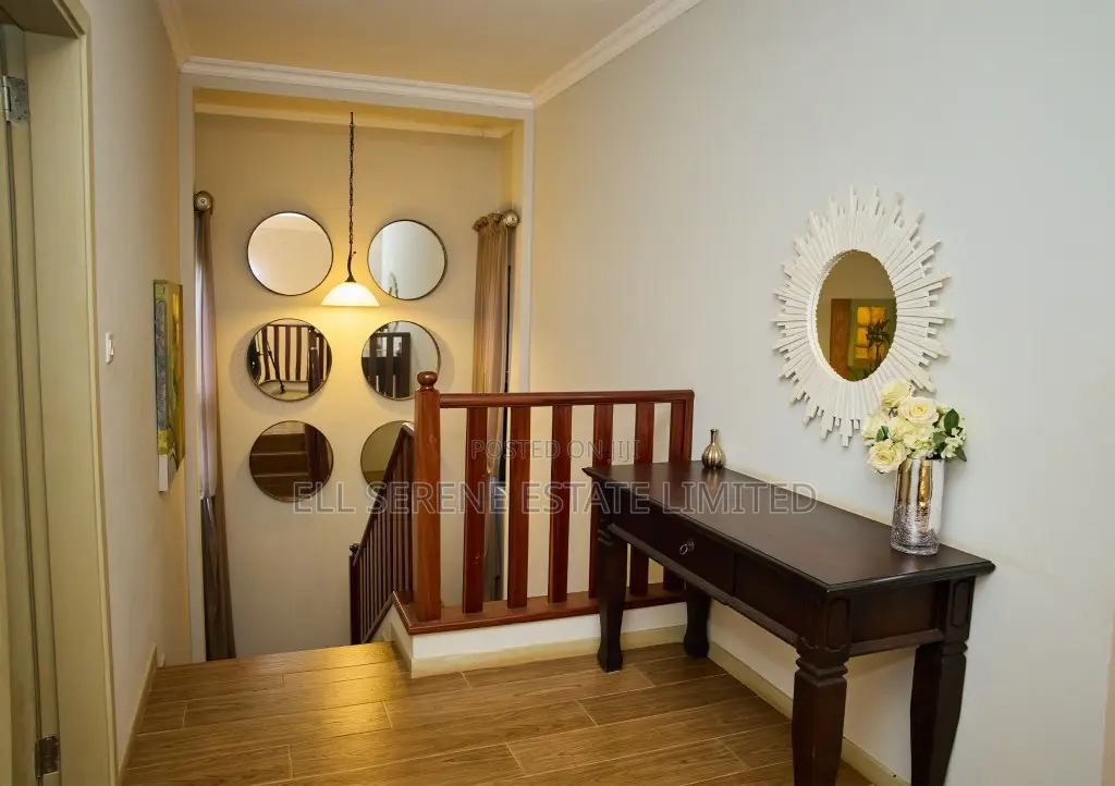 5bdrm House in Pgl Estate, Kumasi Metropolitan for sale