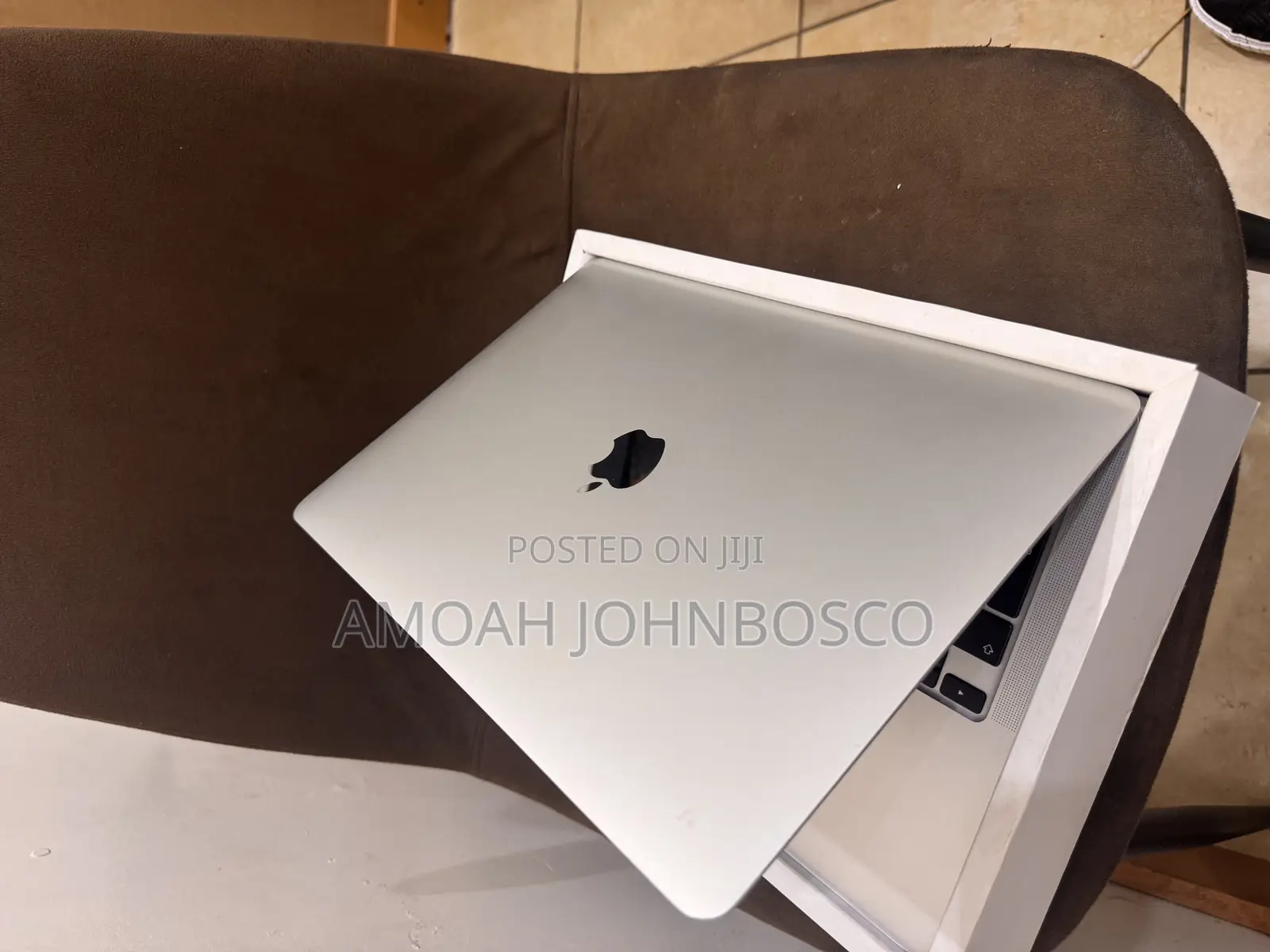 Laptop Apple MacBook 2020 8GB Intel Core I5 SSD 256GB