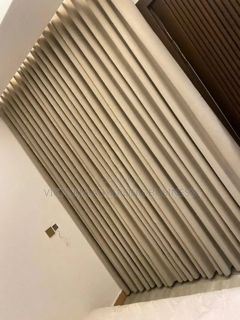 Queen’S Curtain
