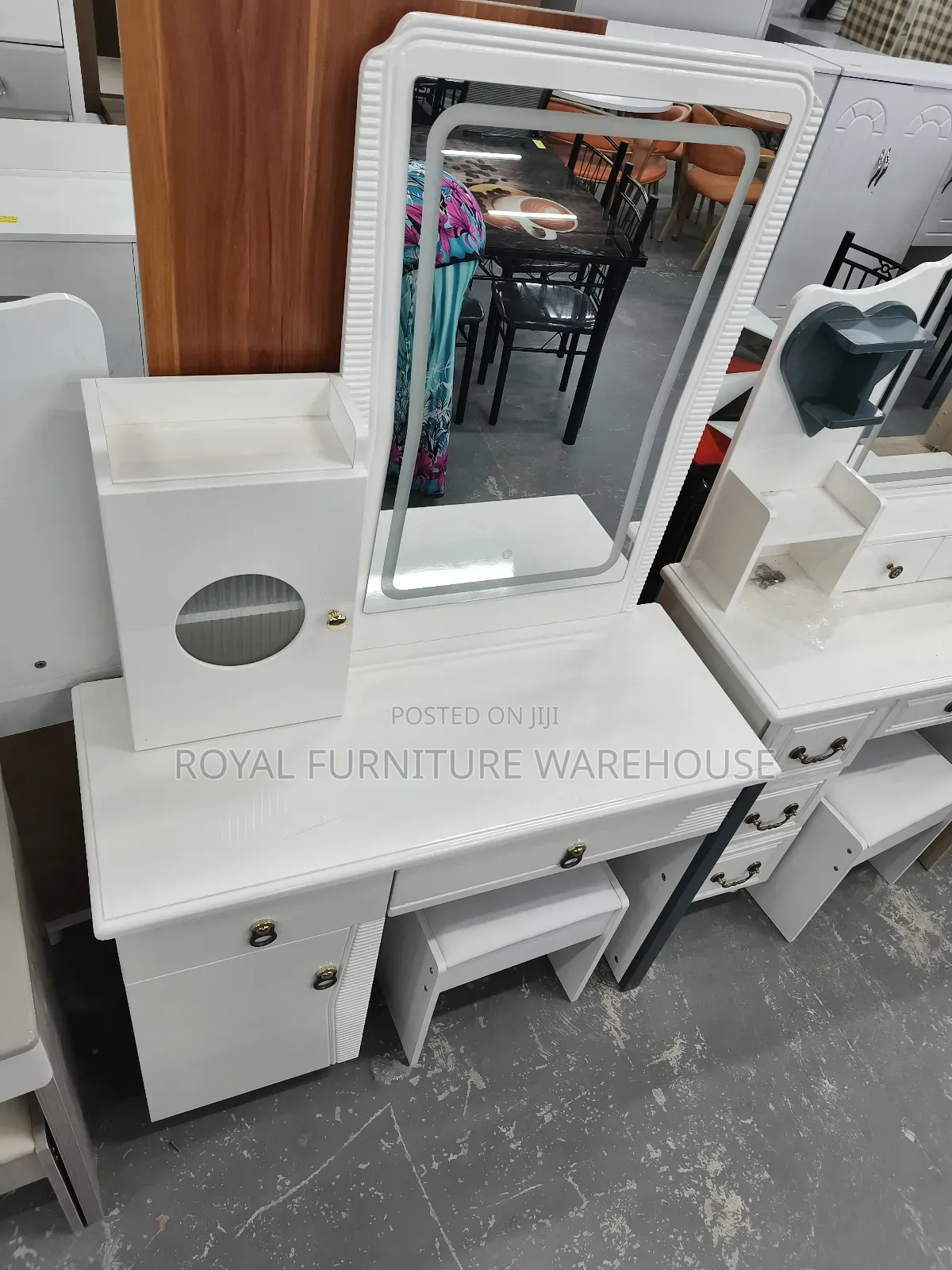 Dressing Table With Led Mirror