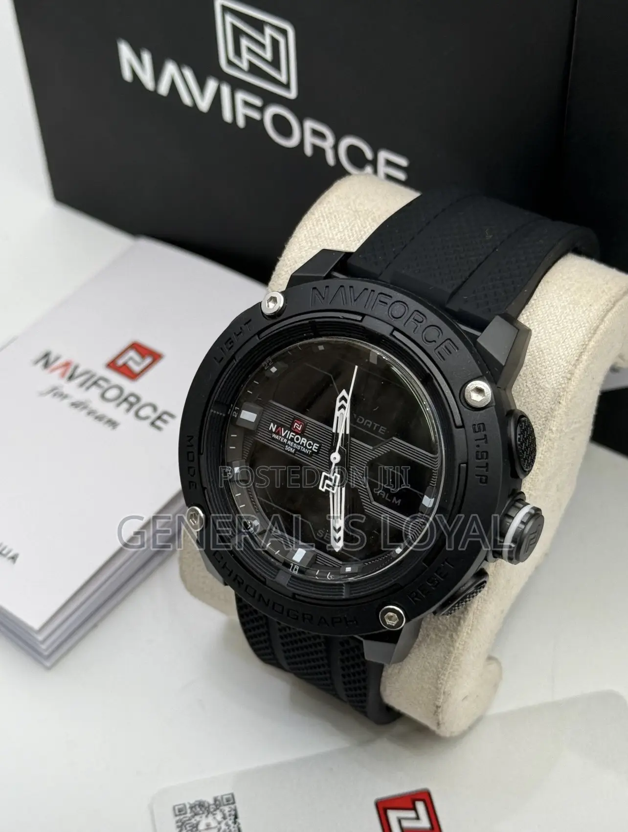 Naviforce Digital And Analog Waterproof Men’S Rubber Strapwatch