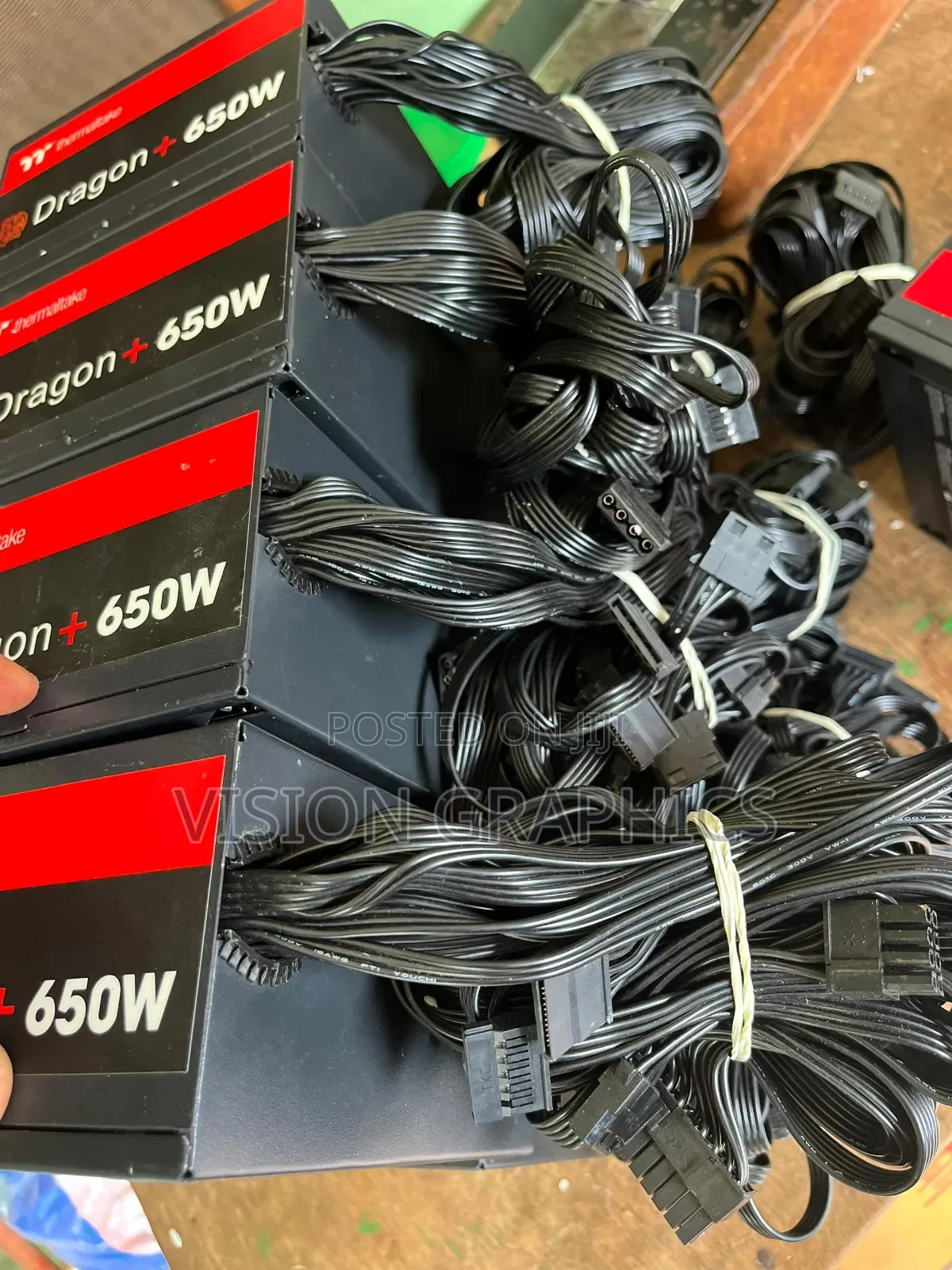 Thermaltake Dragon 650watts 80 Plus White 8+8pins for Gpu
