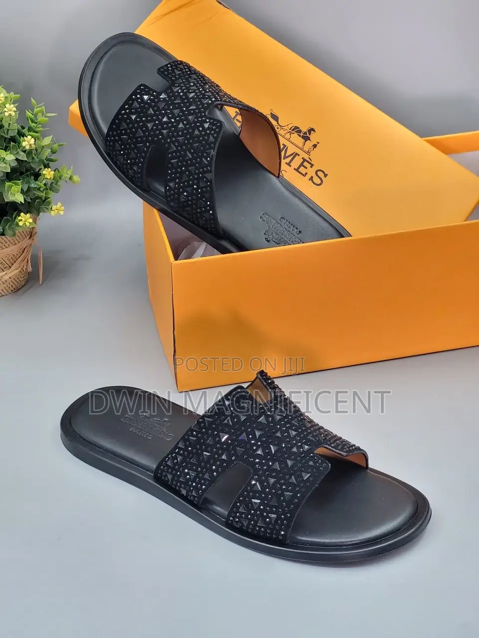 Versace,Hermes,Zara Balenciaga Slippers ( More Brands Available)