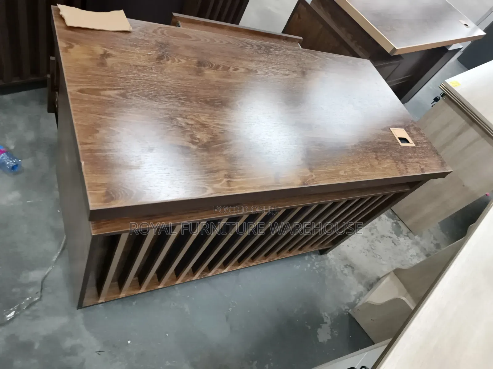 Quality Luxurious Office Desk (Foreign Type)