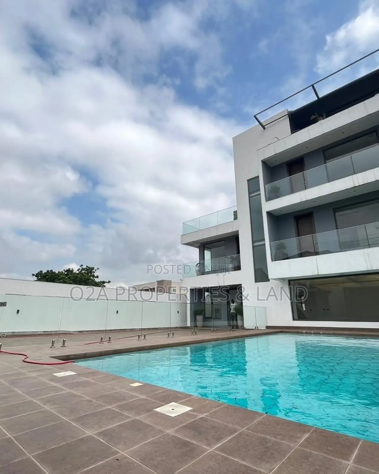5bdrm House in Adjiringanor, Ability for sale