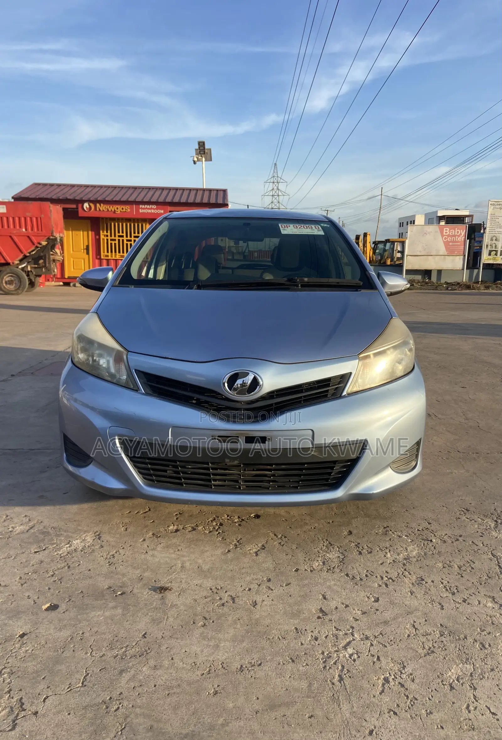 Toyota Vitz 1.3 AWD 3dr 2012 Blue