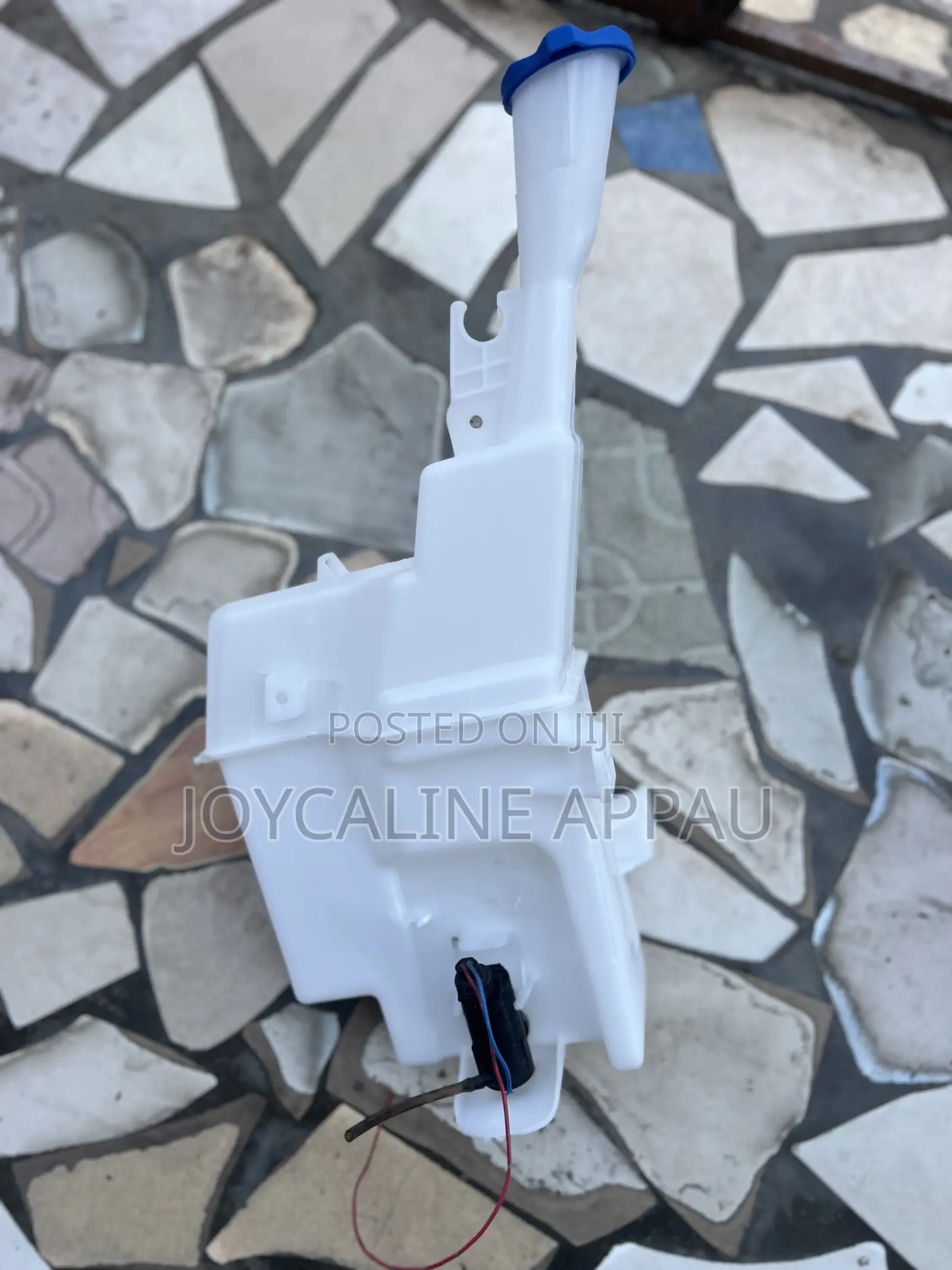 Hyundai Tucson 2018 to 2020 Wiper Gallon Container With the Motor