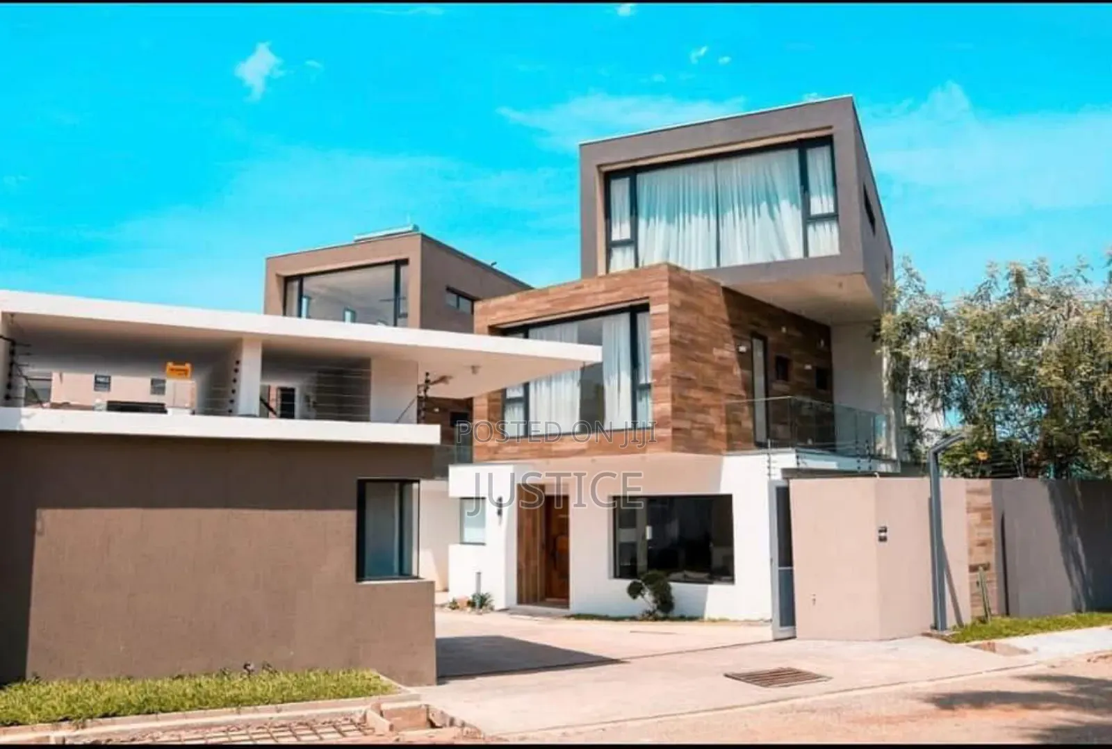 4bdrm Townhouse/Terrace in Cantonments, US Embassy Area for sale