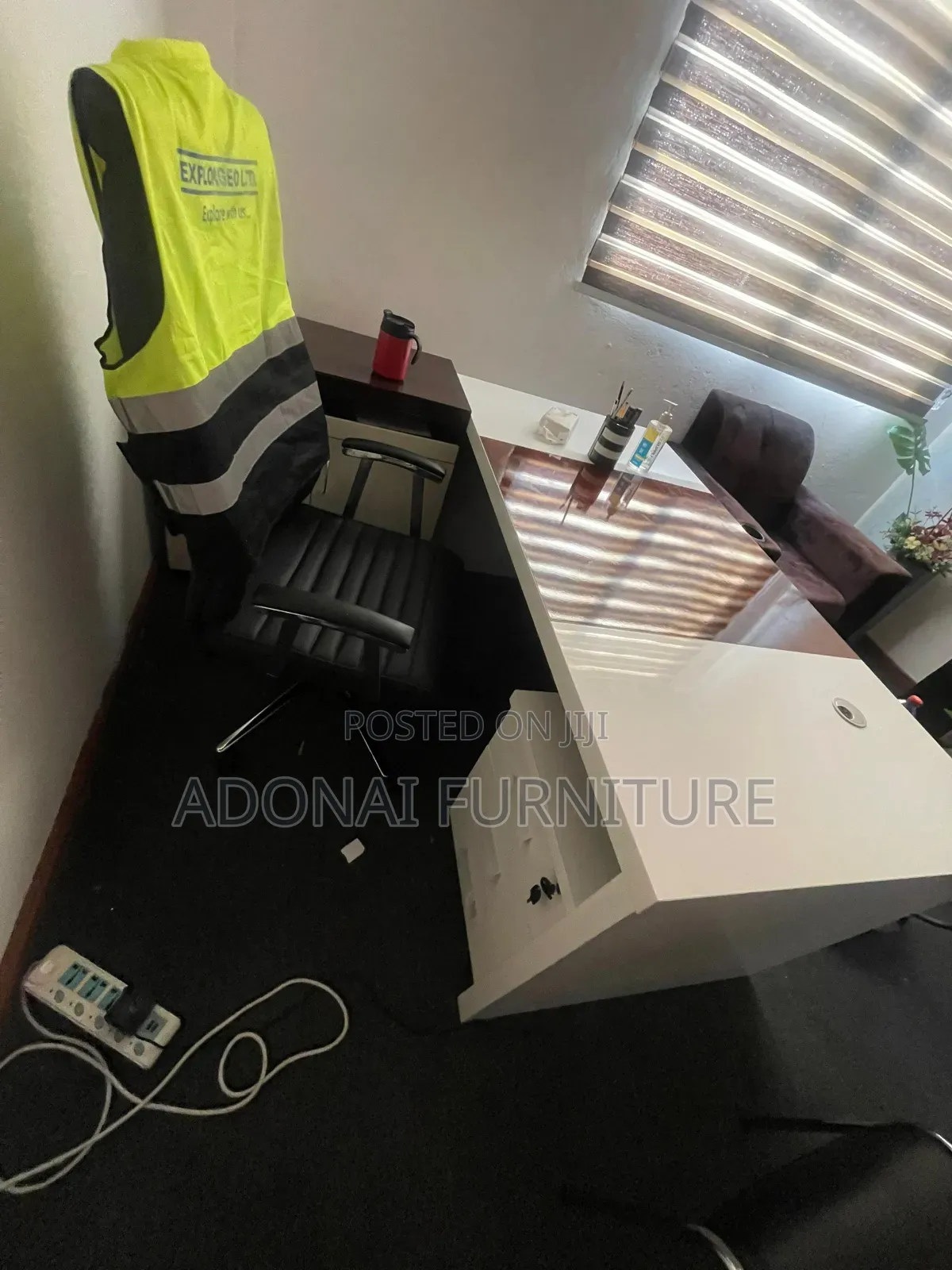 Executive Desk 1.6 (L-Shaped)