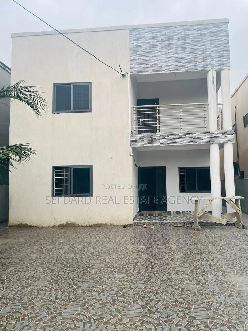 5bdrm House in Sefdard Real Estate, Haatso for sale