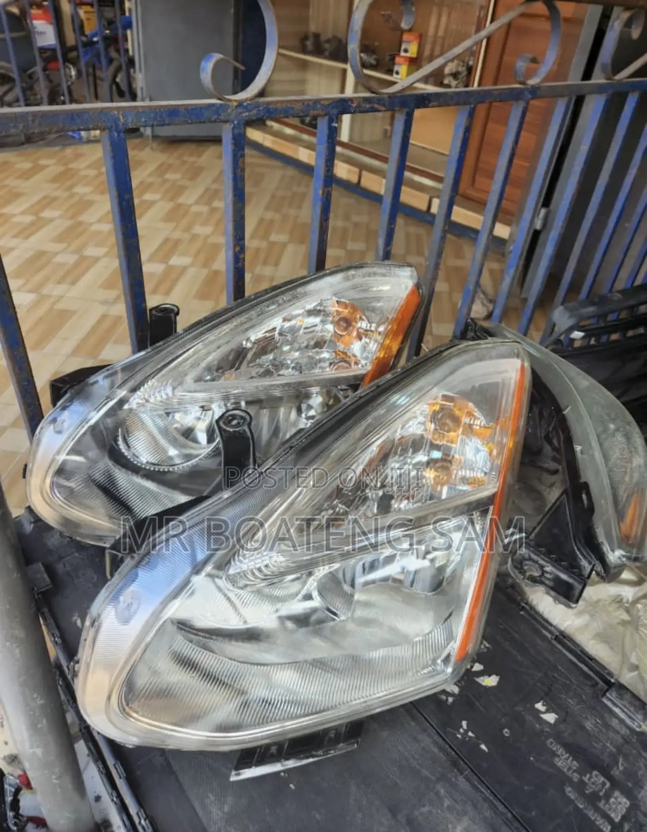Nissan Rogue 2012 Headlight