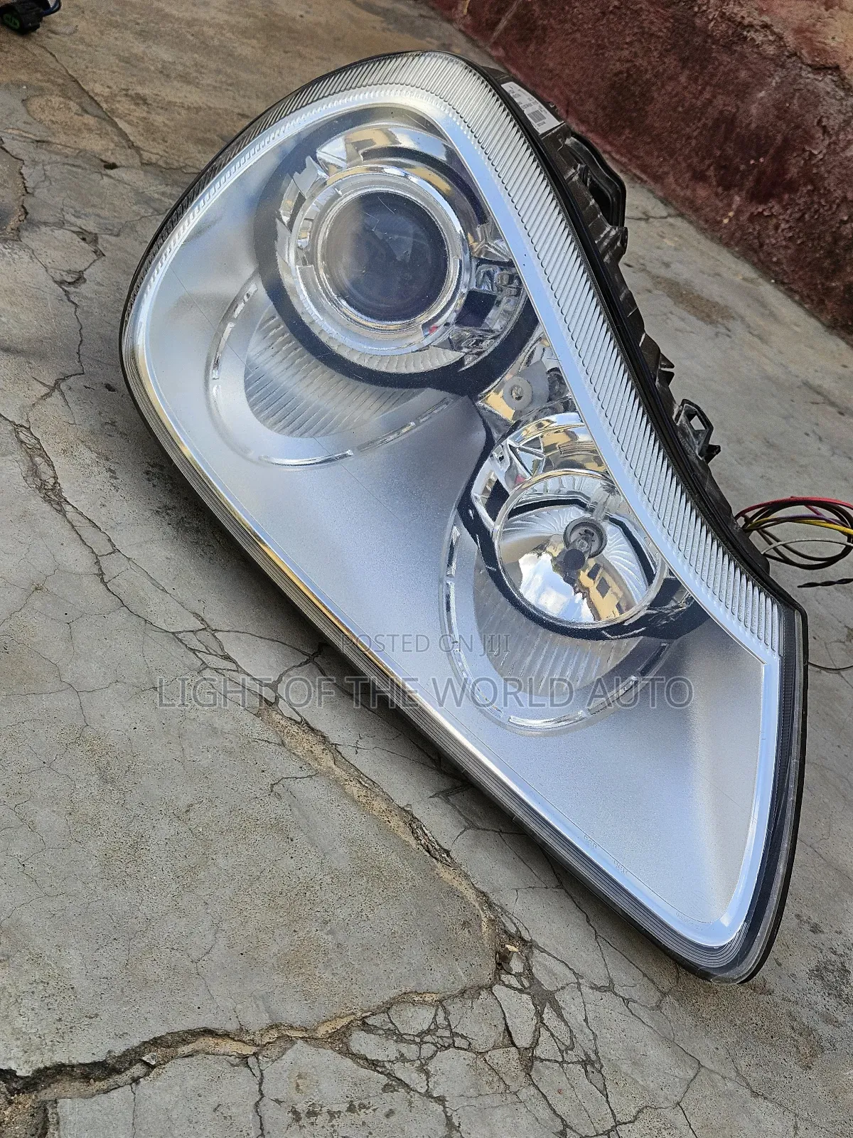 Porsche Cayenne Headlight Charger Type Right Side