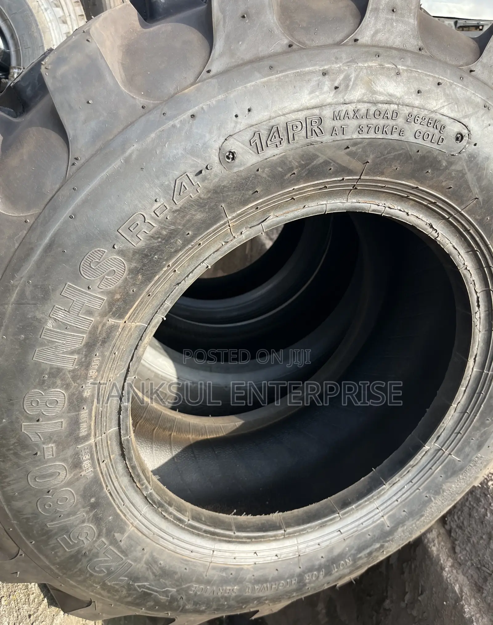 12.5 80 18 Backhoe Loader Tyre Vgl
