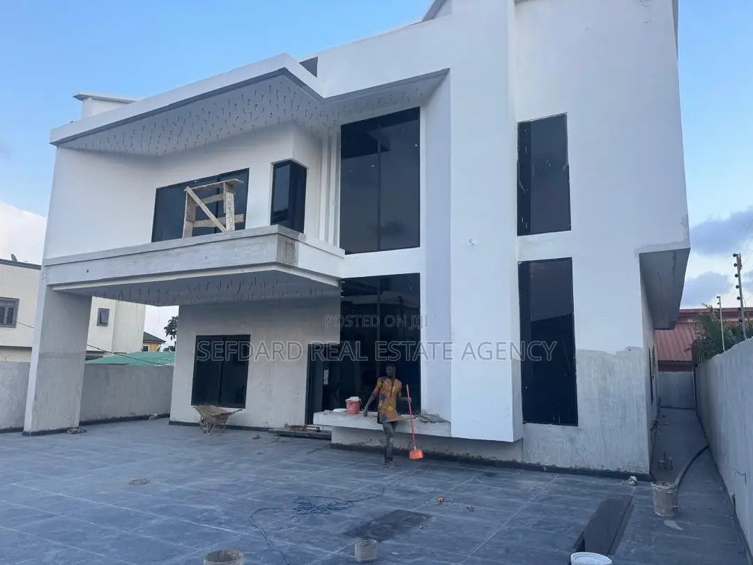 4bdrm Duplex in Haatso for sale