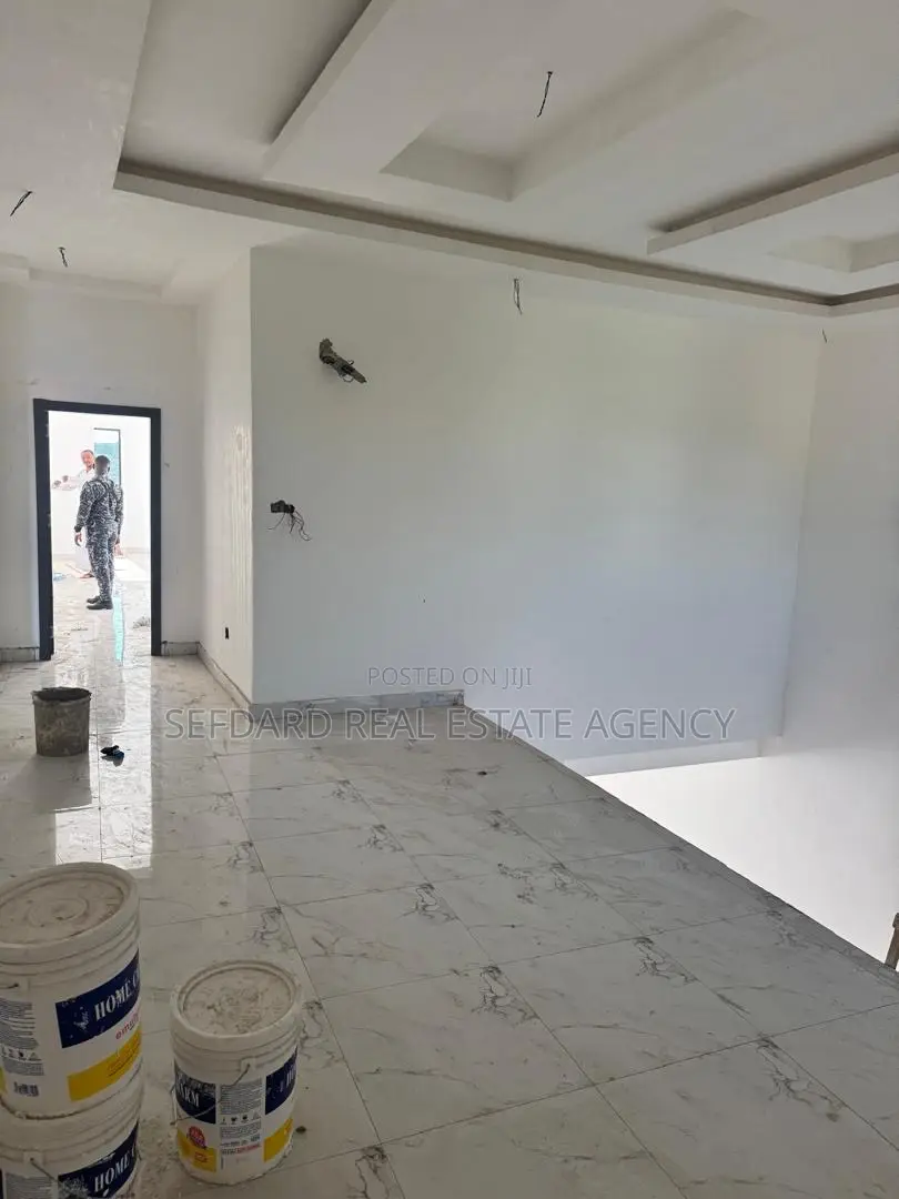 4bdrm Duplex in Haatso for sale