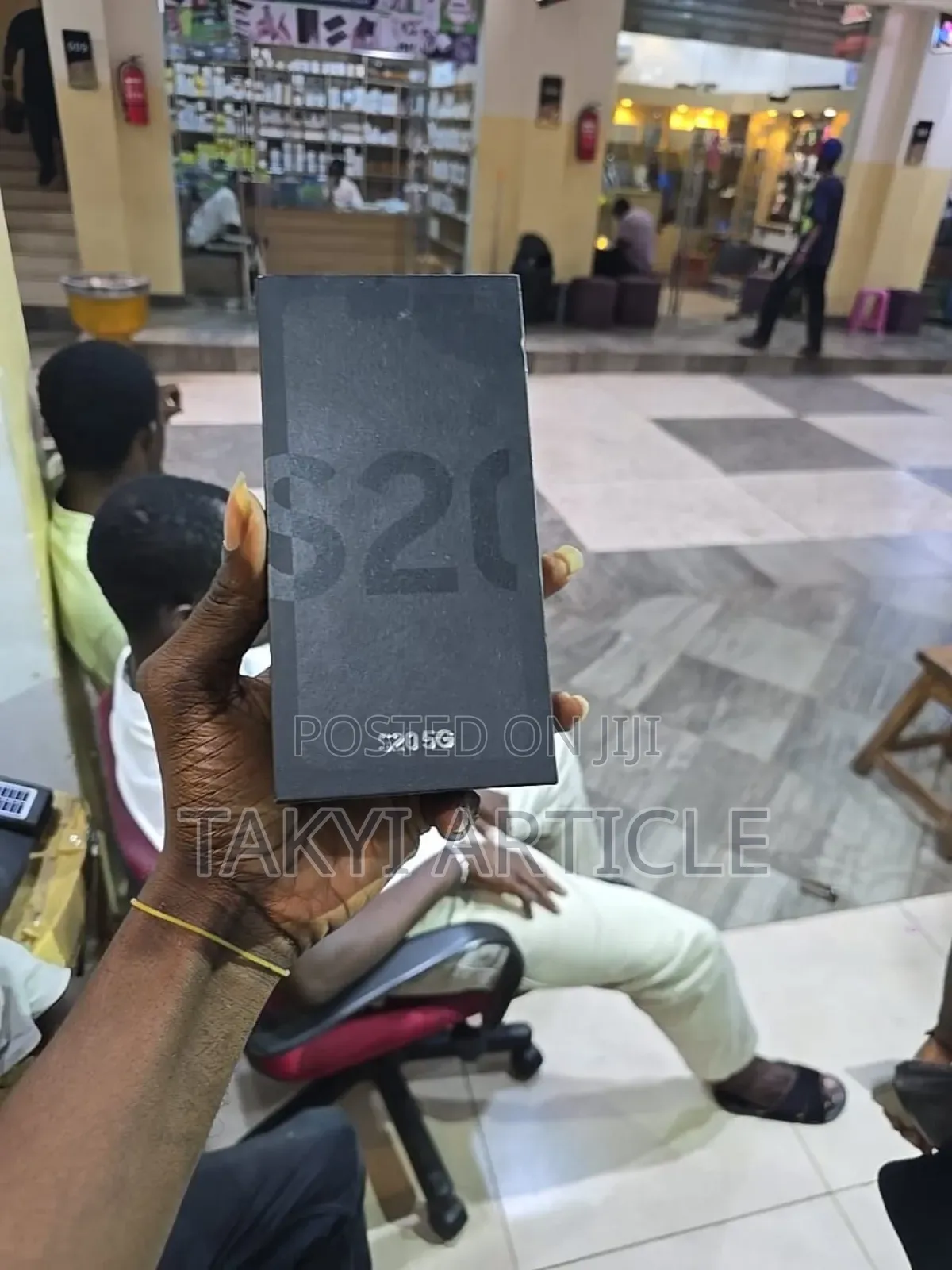 New Samsung Galaxy S20 128 GB Black