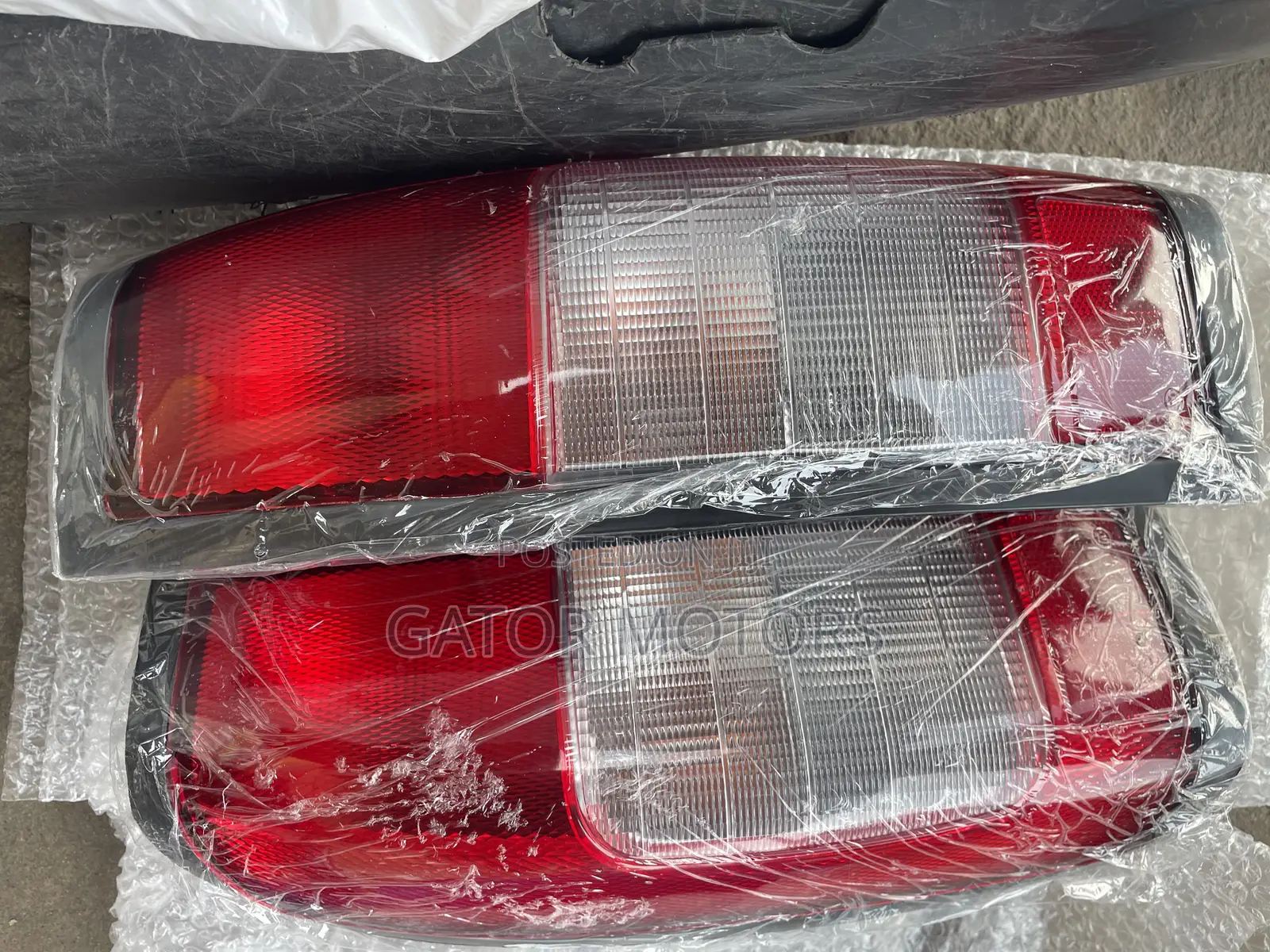 Nissan Hardbody Np300 Tail Lights