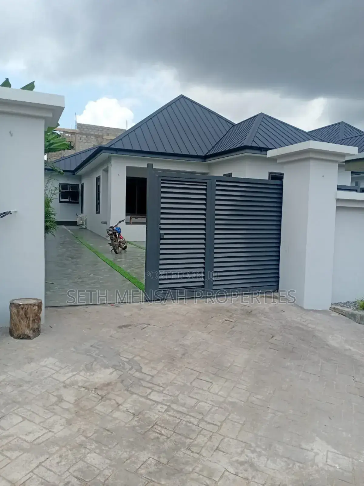 3bdrm House in Kwabenya for sale