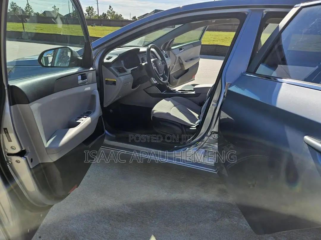 Hyundai Sonata Base Sedan FWD (2.4L 4cyl 6A) 2016 Gray