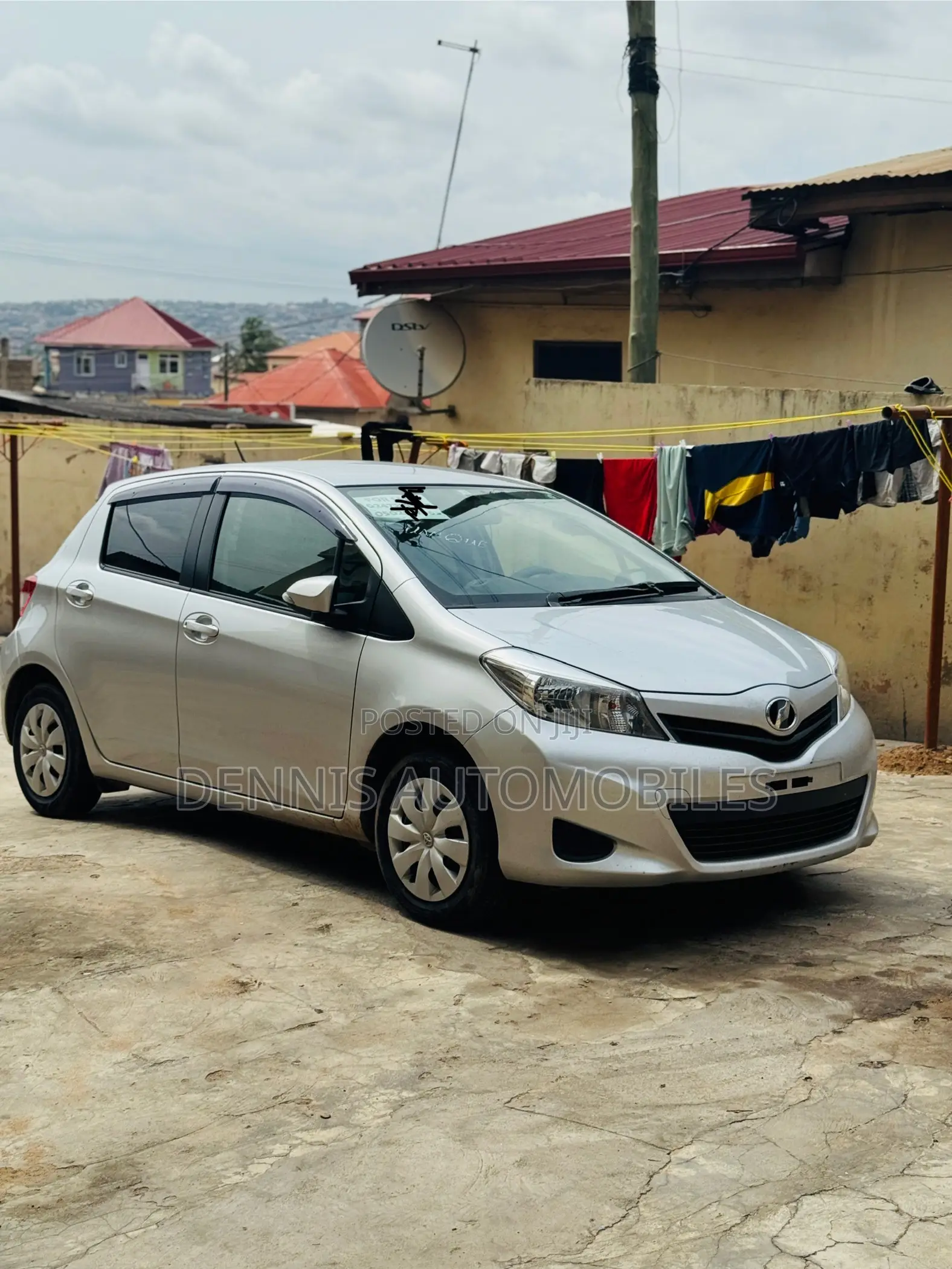 Toyota Vitz 1.3 FWD 5dr 2014 Silver