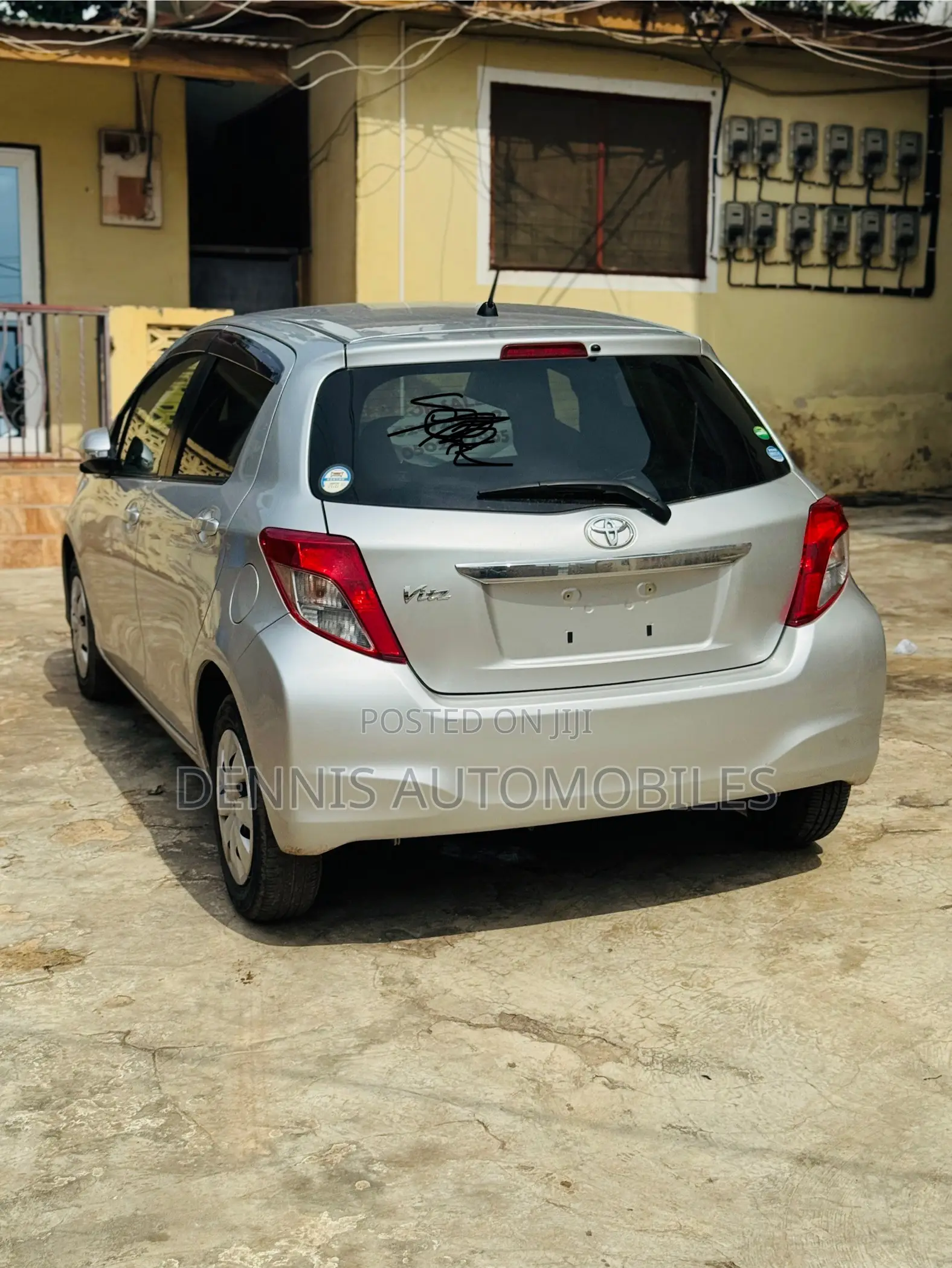 Toyota Vitz 1.3 FWD 5dr 2014 Silver