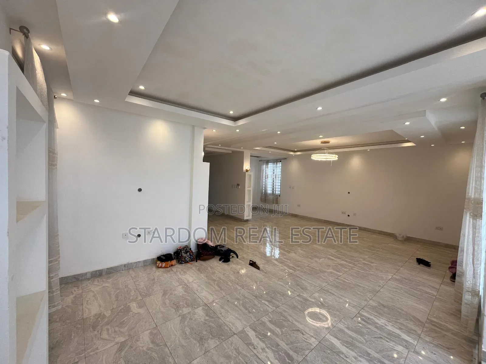 4bdrm Duplex in Ars, East Legon for rent