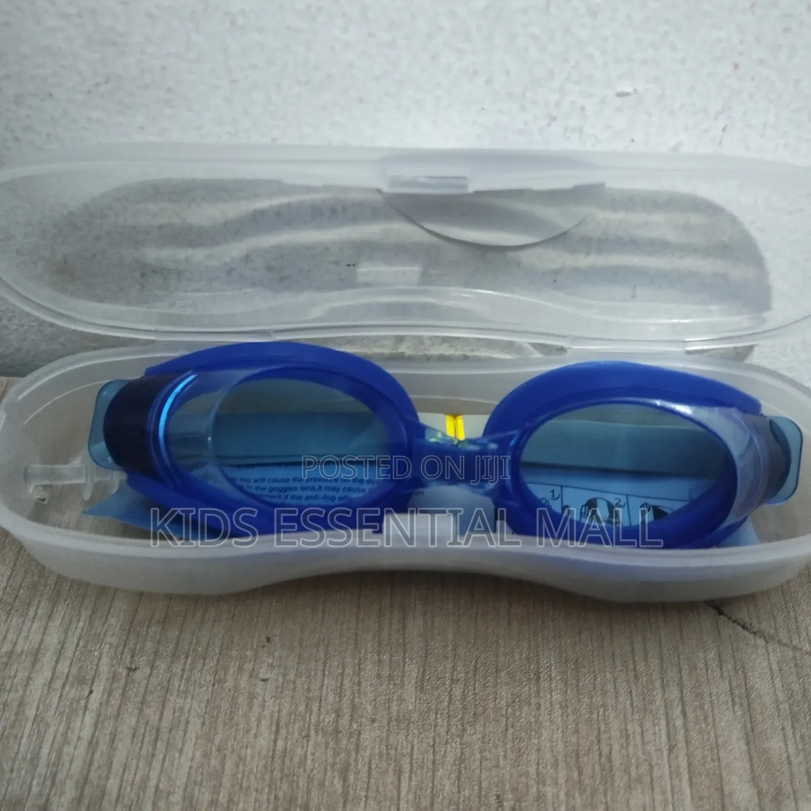 Goggles With Case for Children 1 to 12