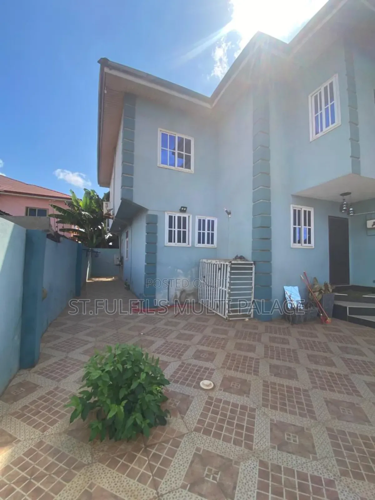 5bdrm House in Adenta Adjacent To for rent