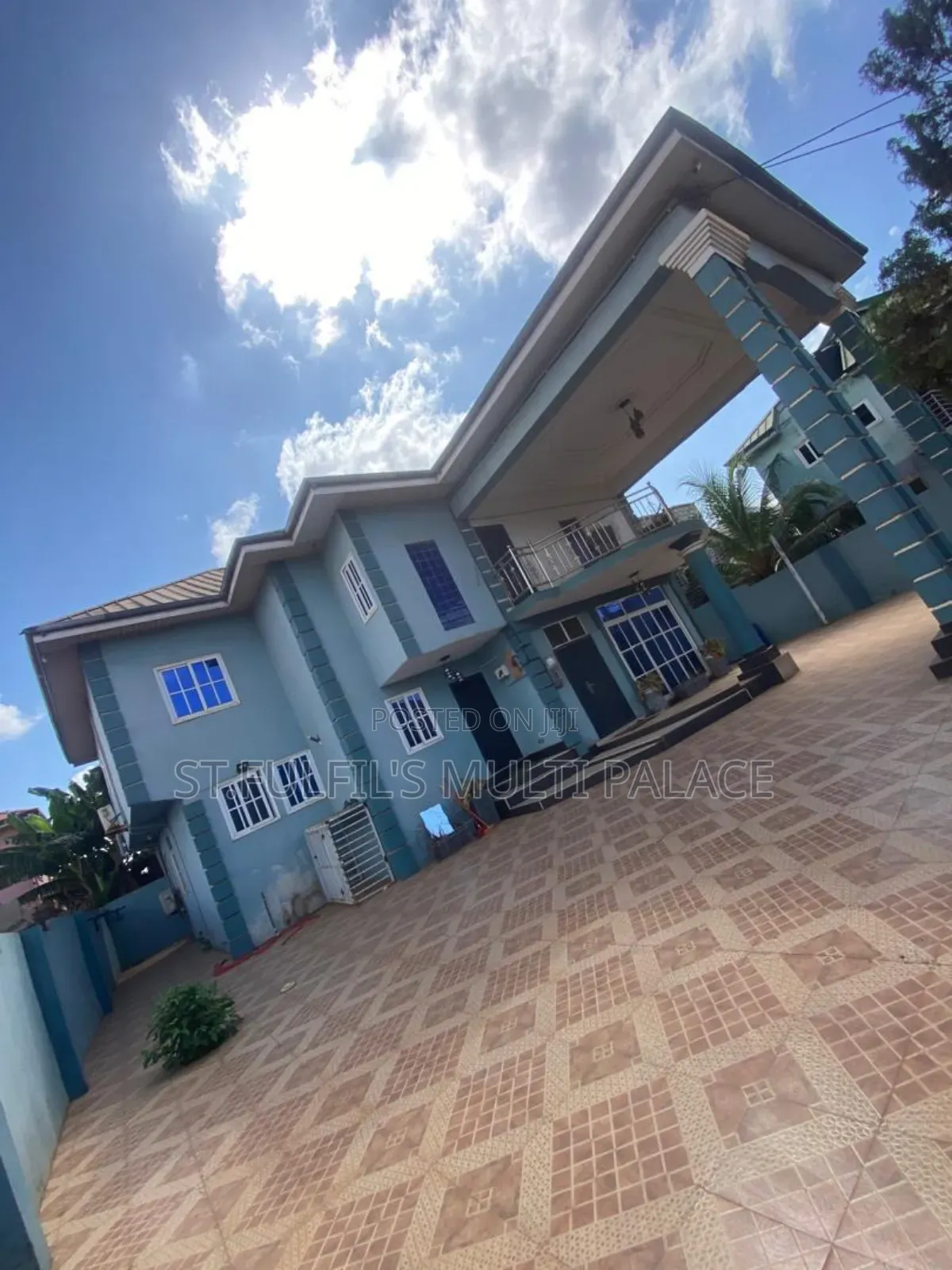 5bdrm House in Adenta Adjacent To for rent