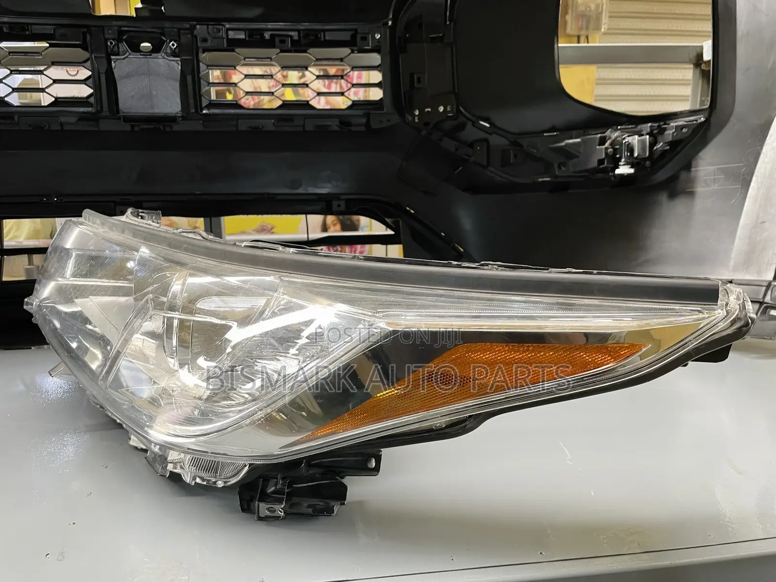 Toyota Highlander 2016-2017 Headlight