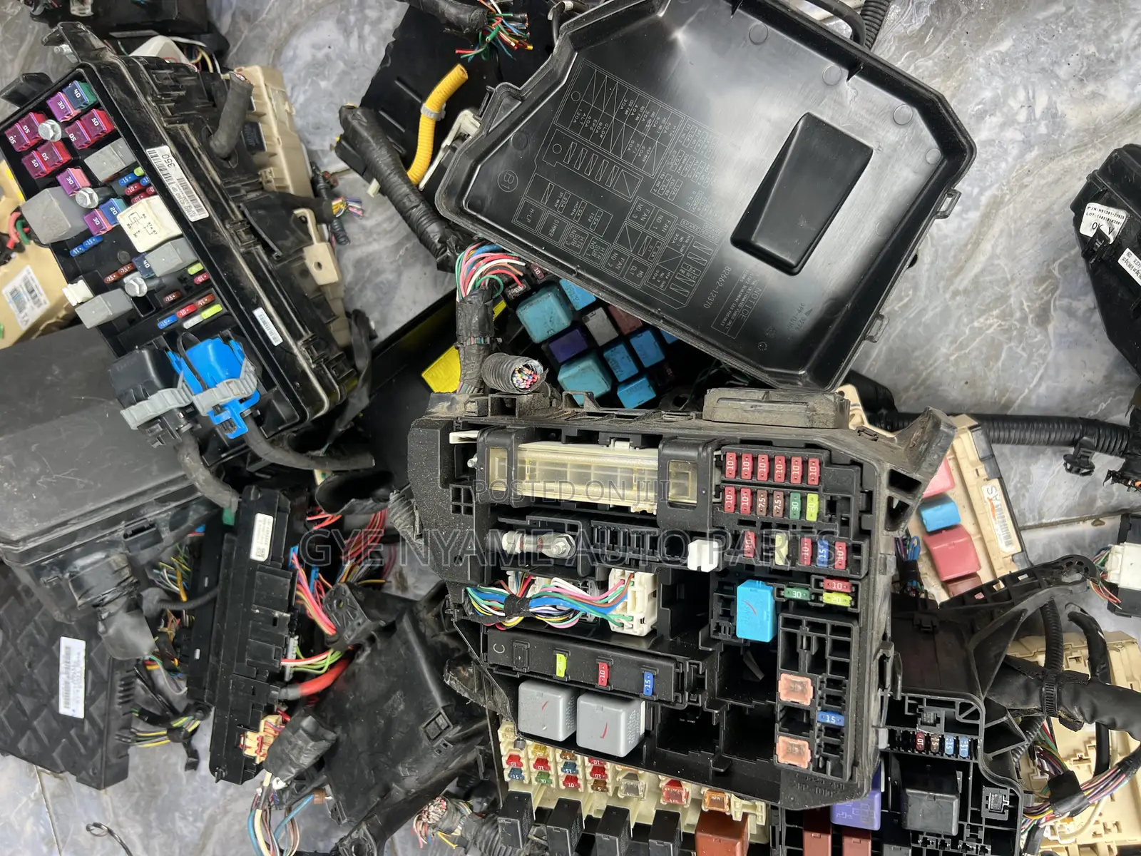 Toyota Corolla 2009:2013 Fuse Box