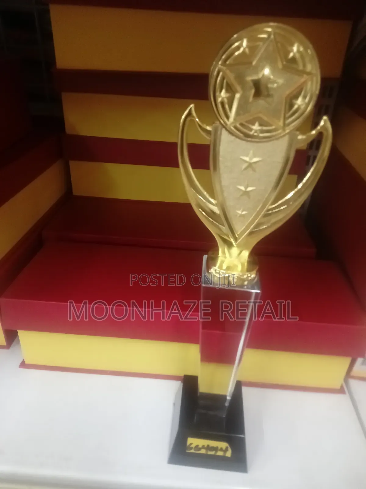 Star Champion Gold Trophy – Crystal Column Awards!