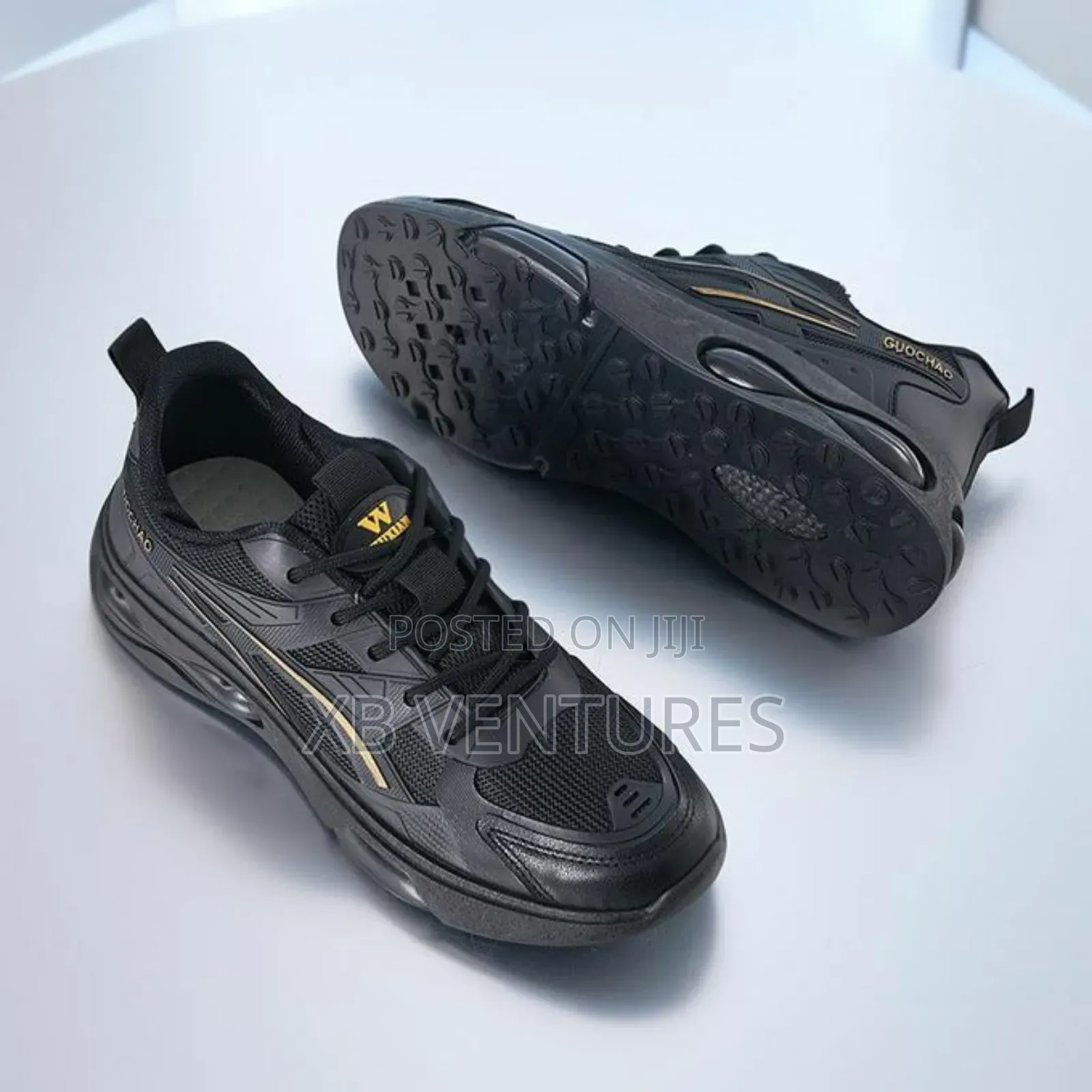 Modern Men's Urban Street-Smart Sneakers
