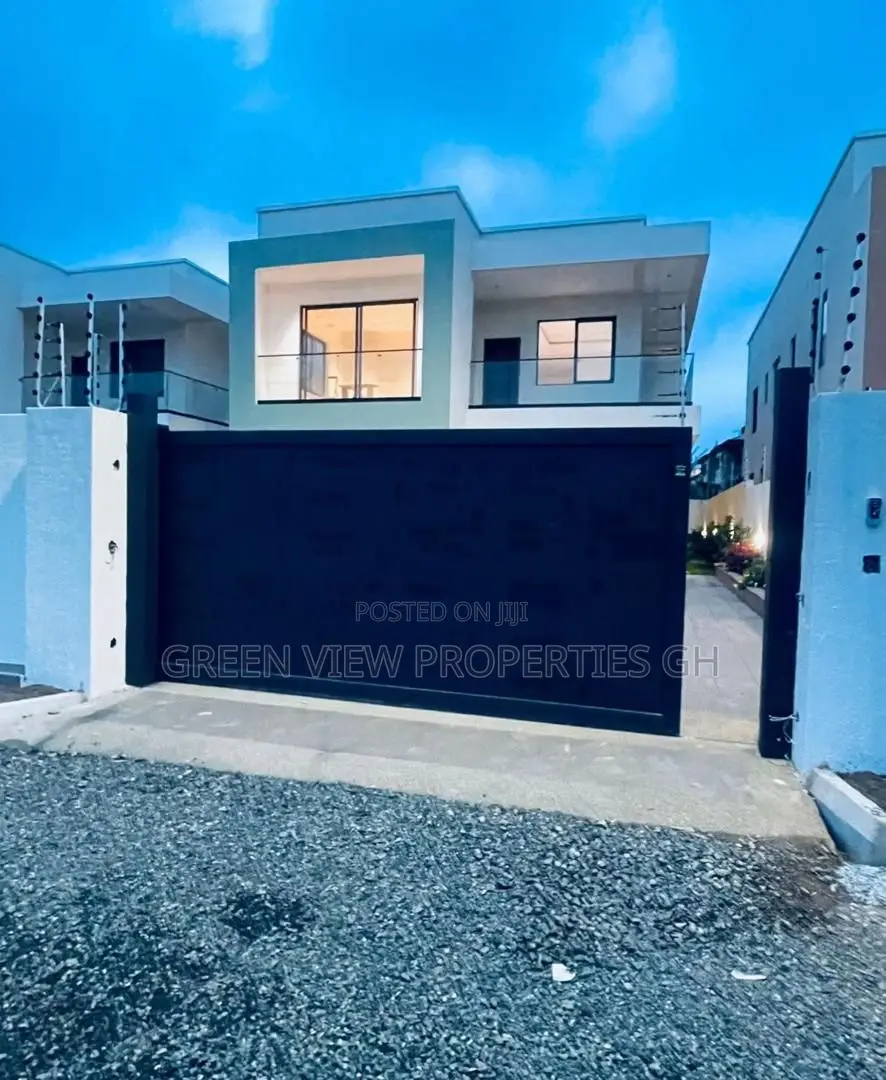 4bdrm Duplex in East Legon for sale