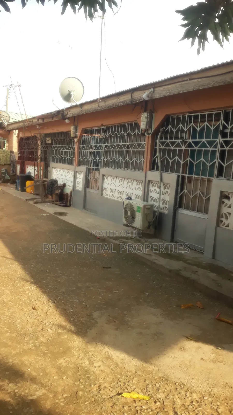 5bdrm House in Sowutwuom for sale