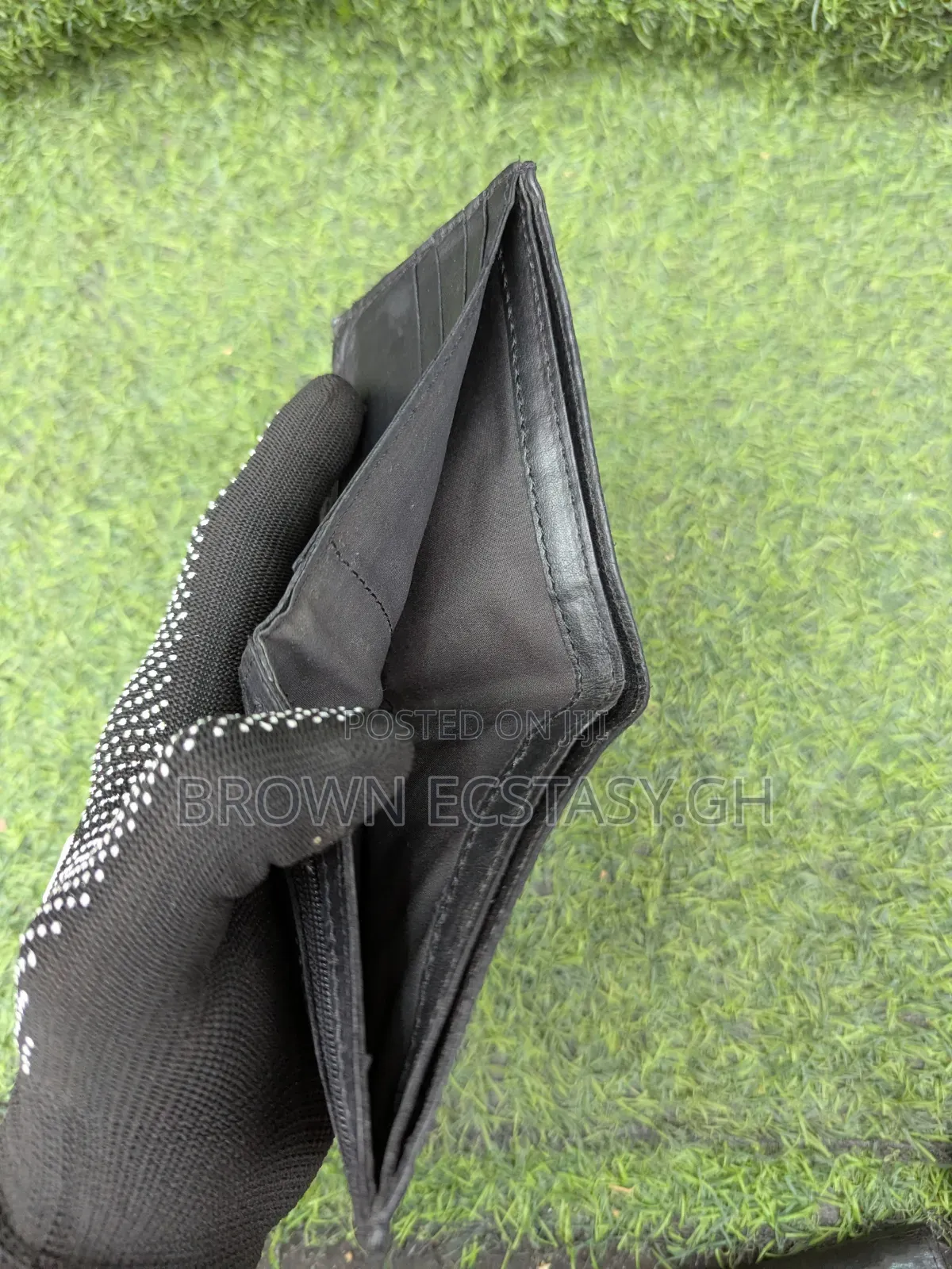 Black Leather Money and Card Wallet (Pre Owned)