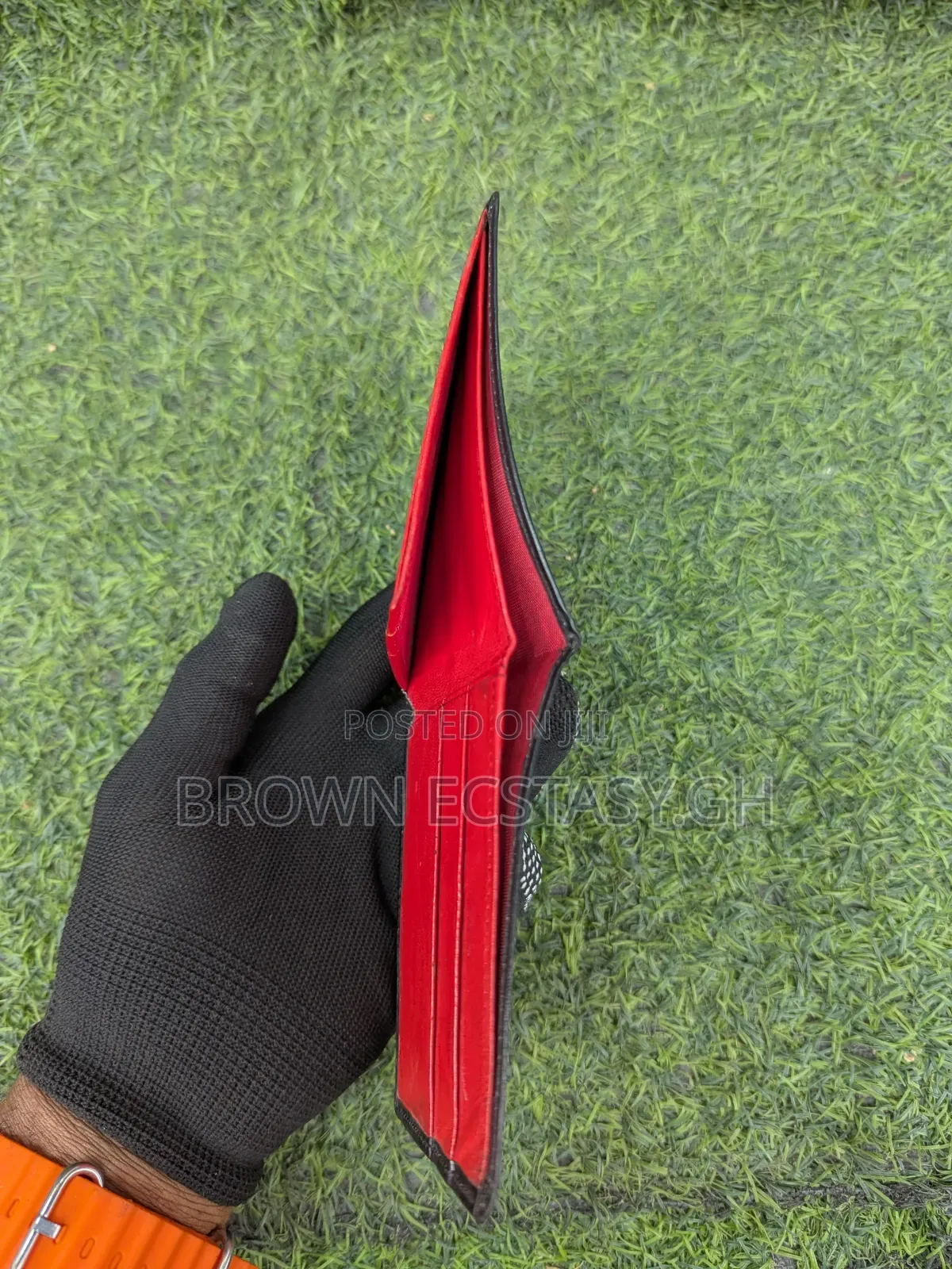 Two Toned Black and Red Wallet (Uk Used)