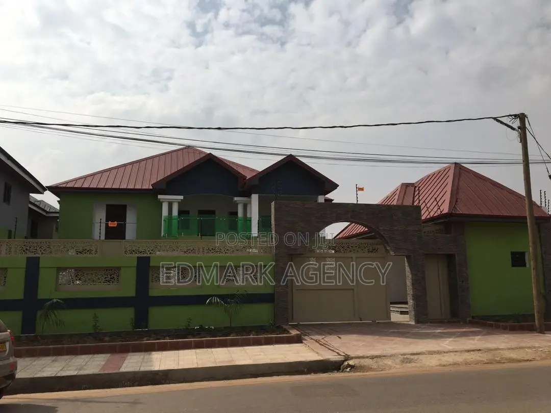 4bdrm House in Haatso, ECOMOG for sale