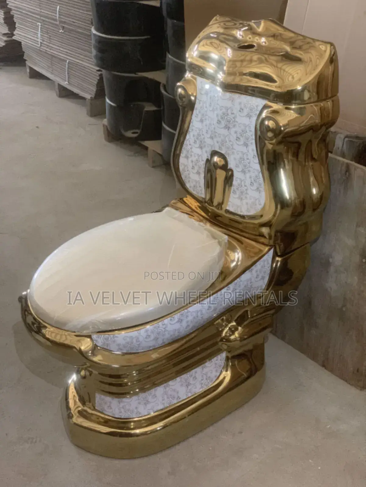 Royal European Gold Toilet