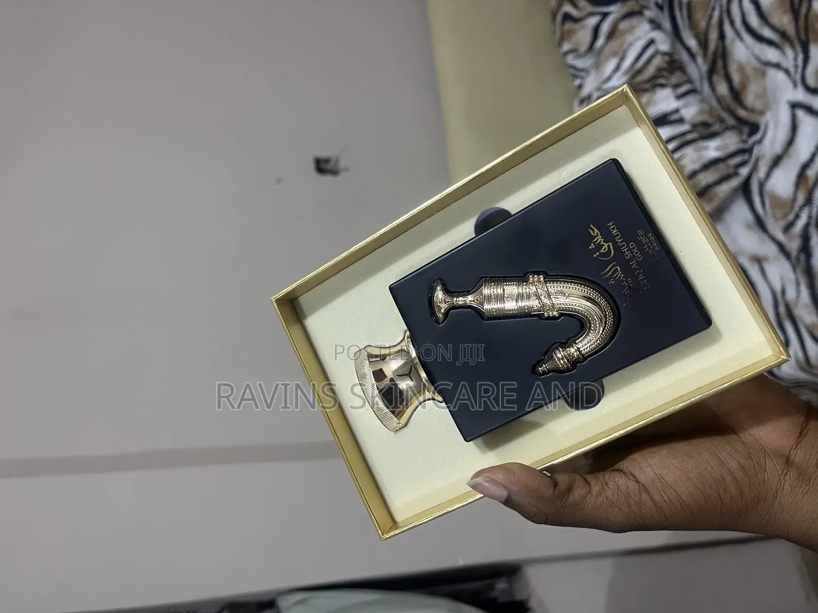 Ishq Al Shuyukh Gold and Silver