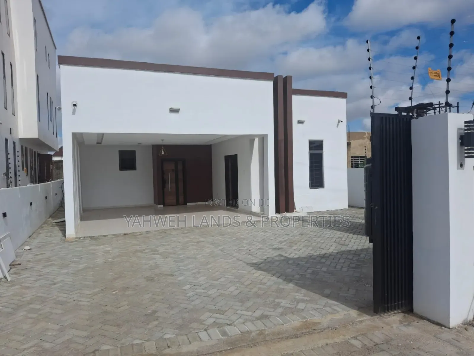 3bdrm House in East Legon for sale