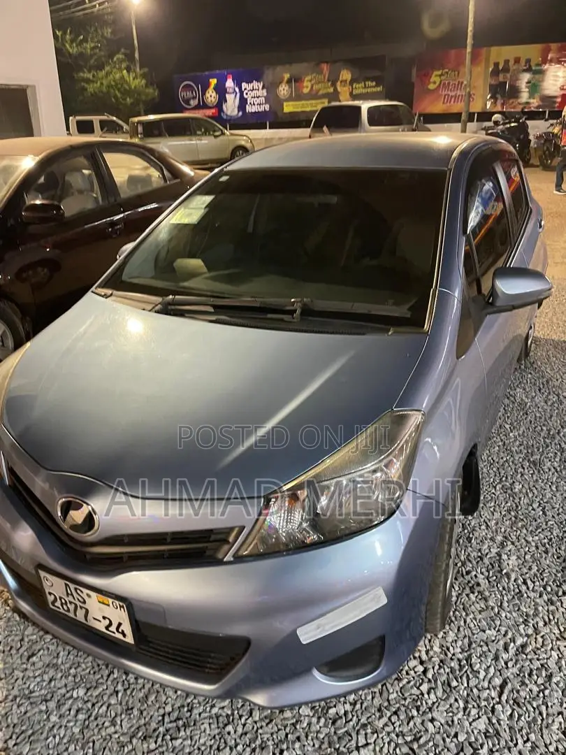 Toyota Vitz 2013 Blue