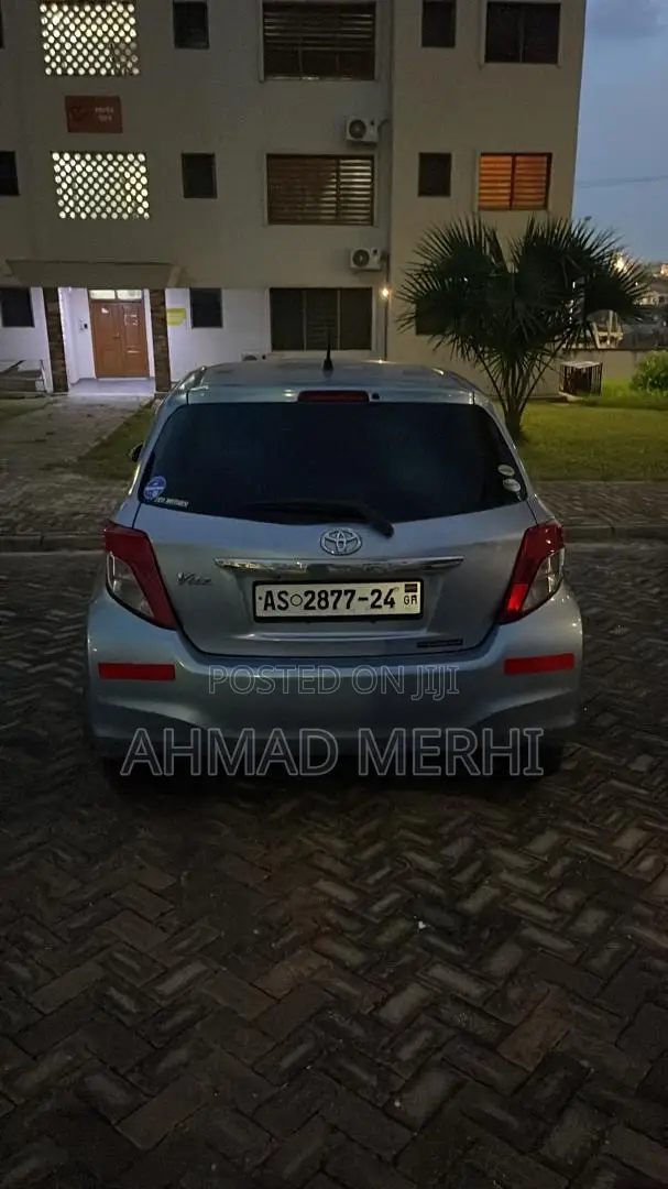 Toyota Vitz 2013 Blue