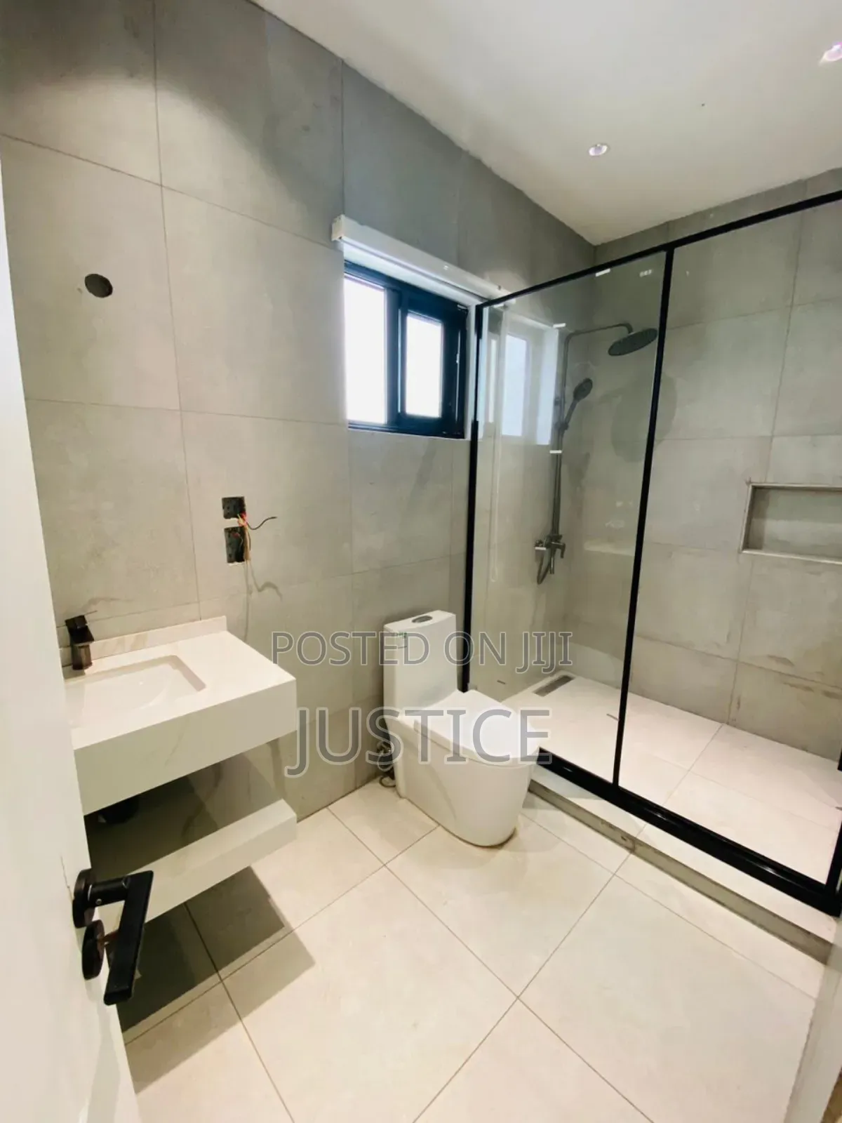 4bdrm House in Adenta, SSNIT Flats for sale