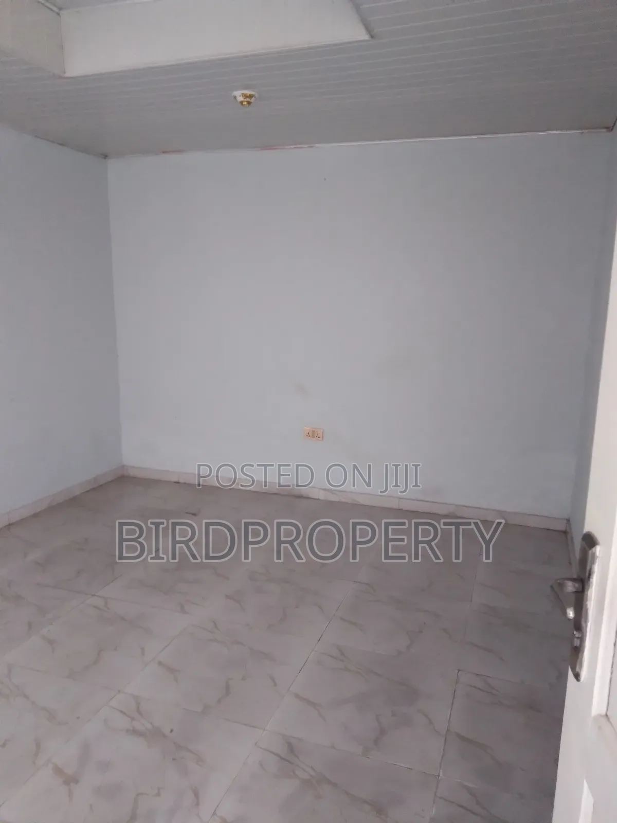 1bdrm Apartment in Bird-Group, School Junction for rent