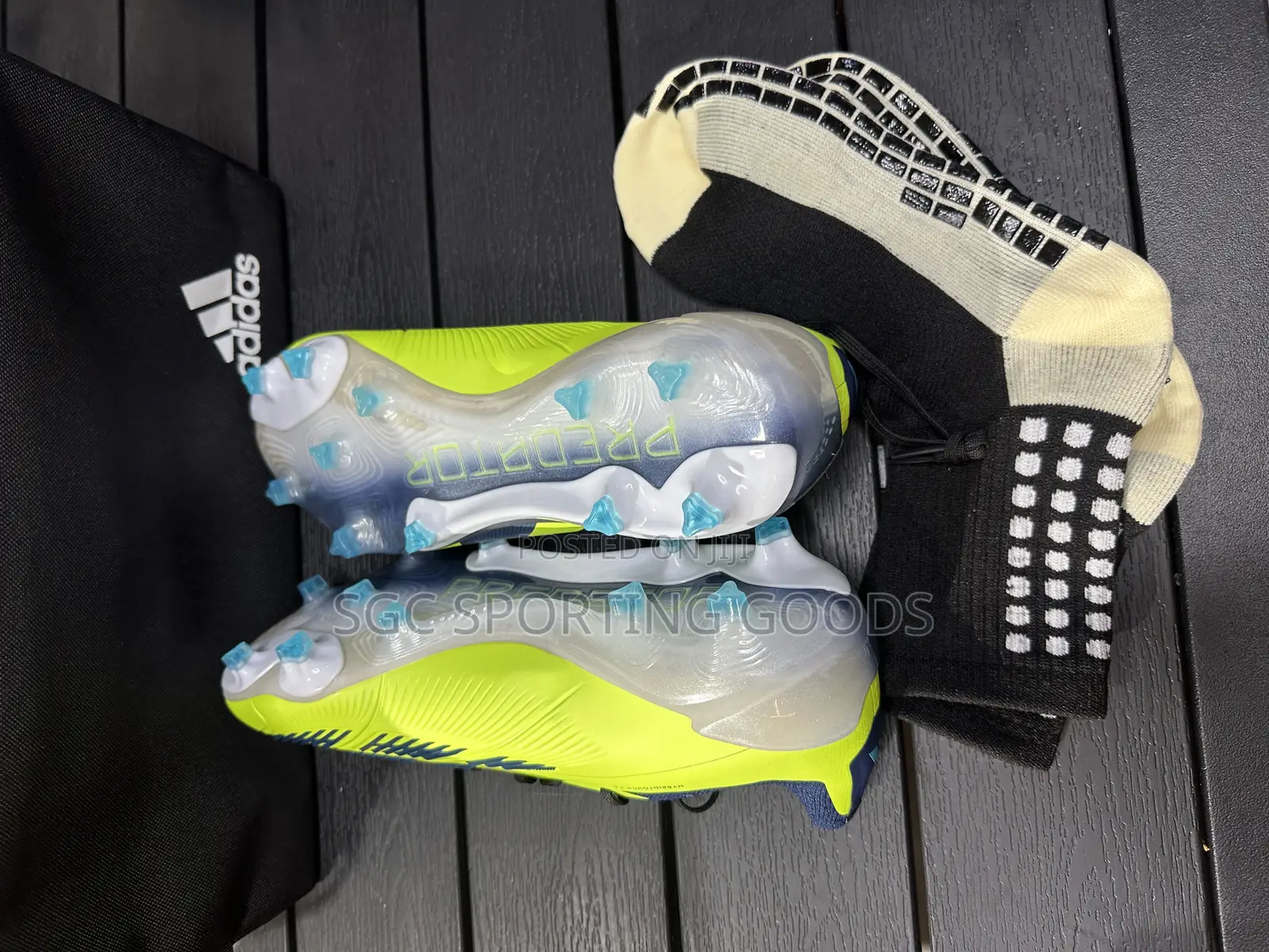 Adidas Predator Football Boots in Green Color