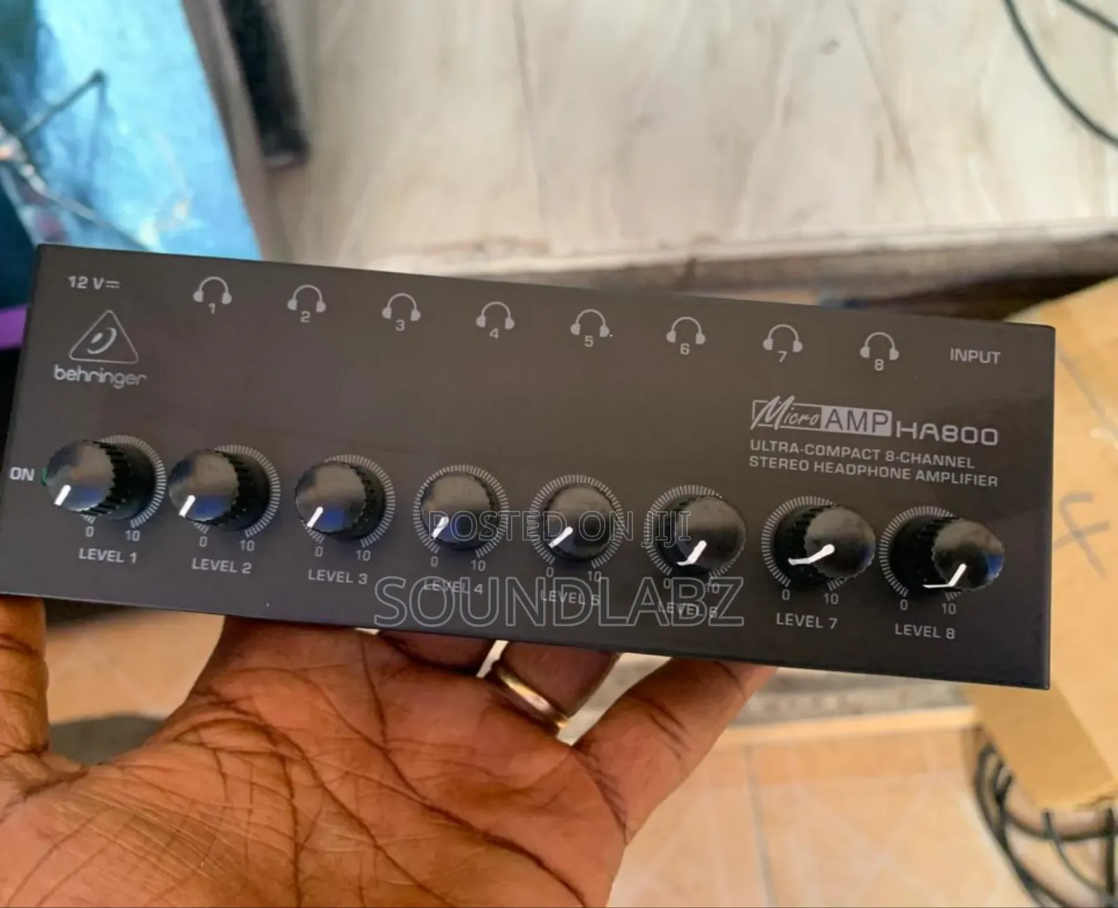 Behringer Microamp Ha800, An 8-channel Stereo Headphone Amplifier
